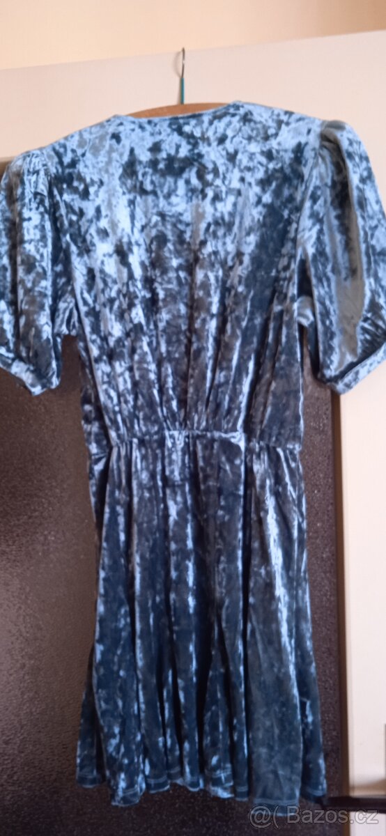 Oblečení vel.M - 12