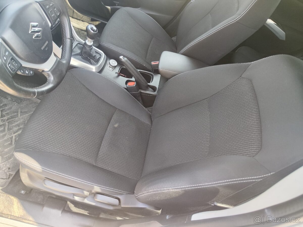 Suzuki SX4 S-CROSS 1,6 diesel 4x4 rok 2017 - 12