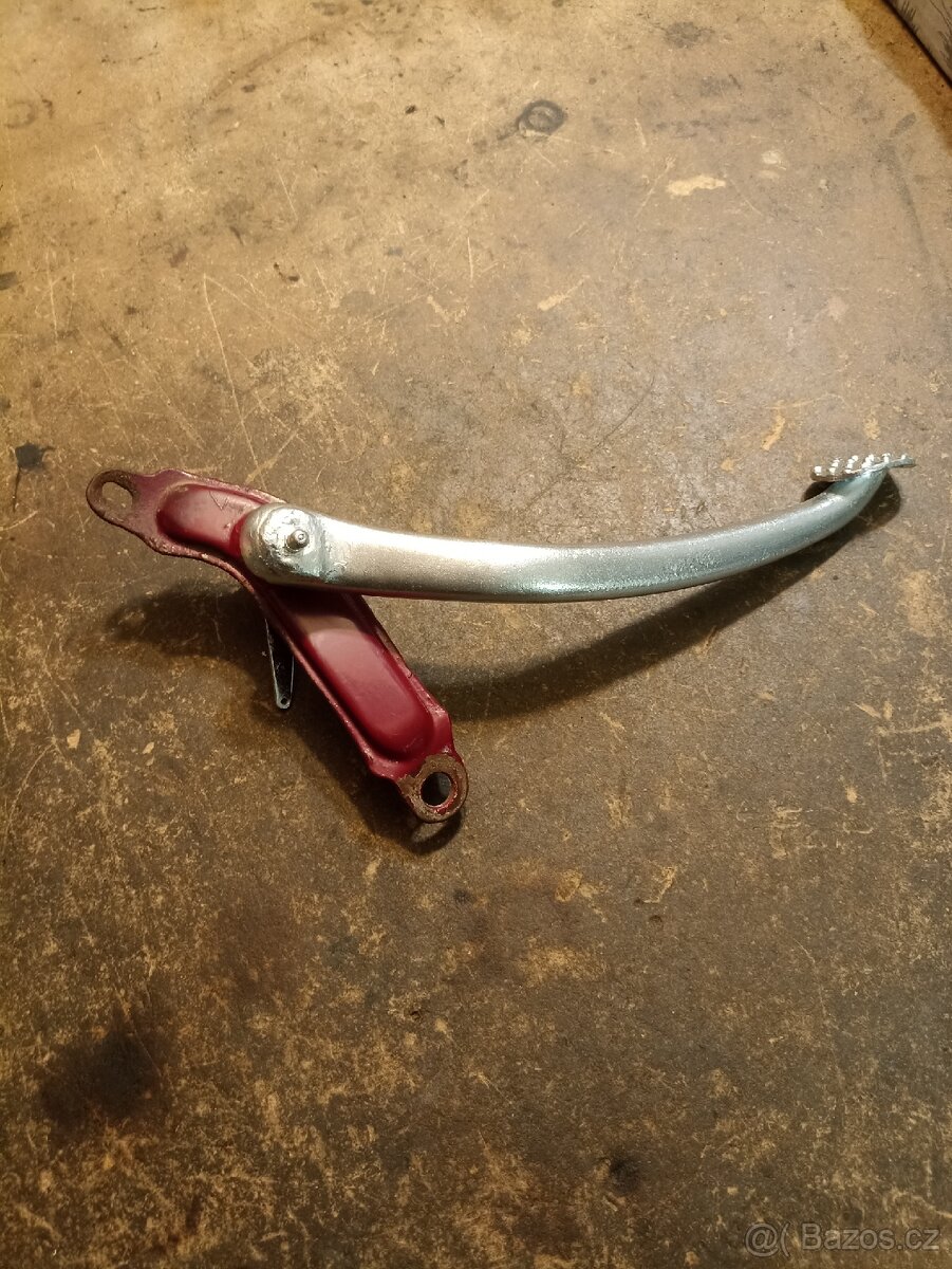 Páka zadní brzdy s maznicí - 12