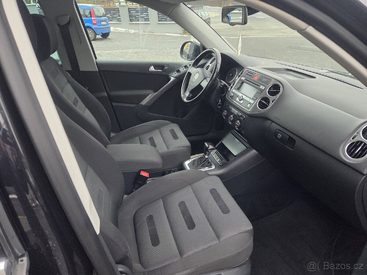 VW Tiguan 2.0TDI DSG 4x4 103kw tažné vyhřívané sedačky - 12
