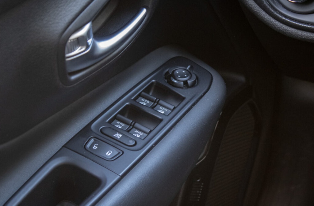 Jeep Renegade 1.0 GSE Night Eagle - 12