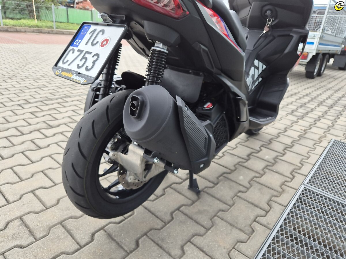 Aprilia SR GT 200 REPLICA - 12