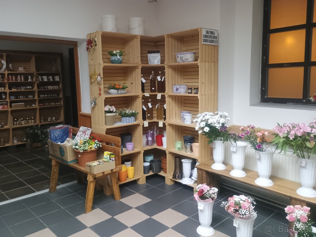 Nábytek do prodejny - květinářství - 12