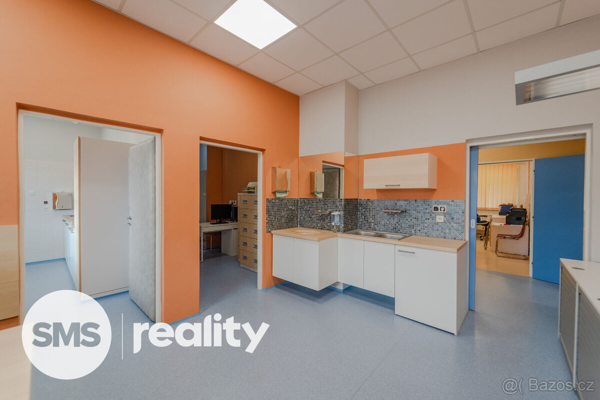Prodej kompletně zařízené a zkolaudované ordinace - připrave - 12
