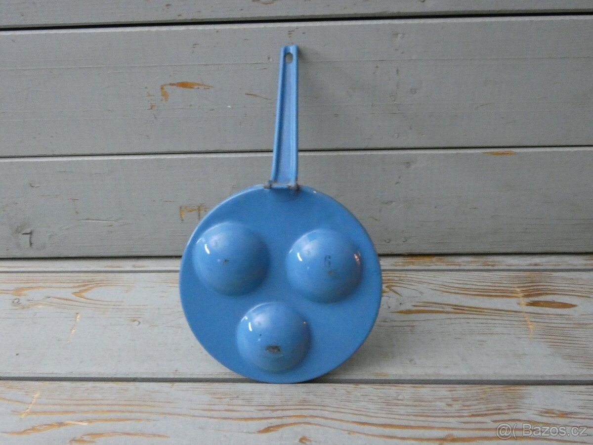 Starý smaltovaný modrý omeletník - 12
