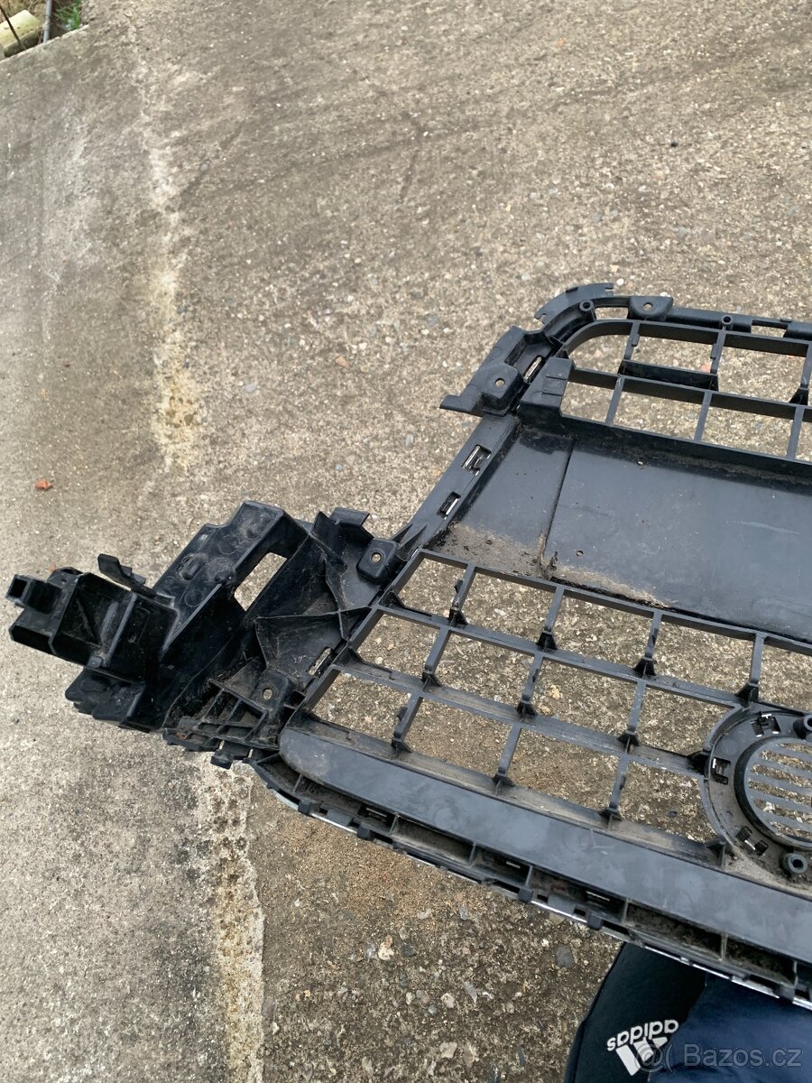 Maska a5 07-11 8T0 mrizka do nárazníku znak - 12