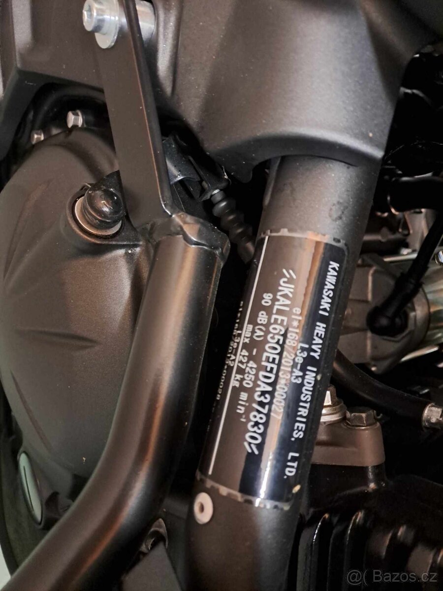 Kawasaki versys 650 SE - 12