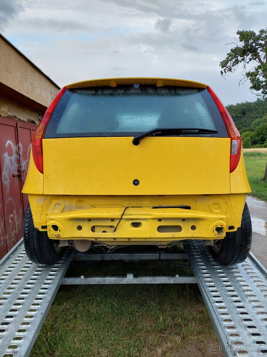 Fiat Punto 1.8 HGT - 12