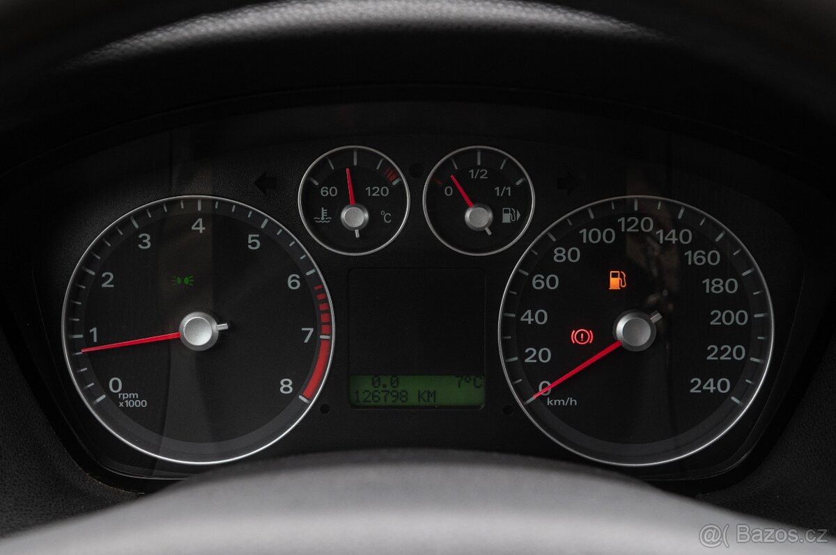 FORD FOCUS Ghia 1.6 85kw NOVÁ STK - 12