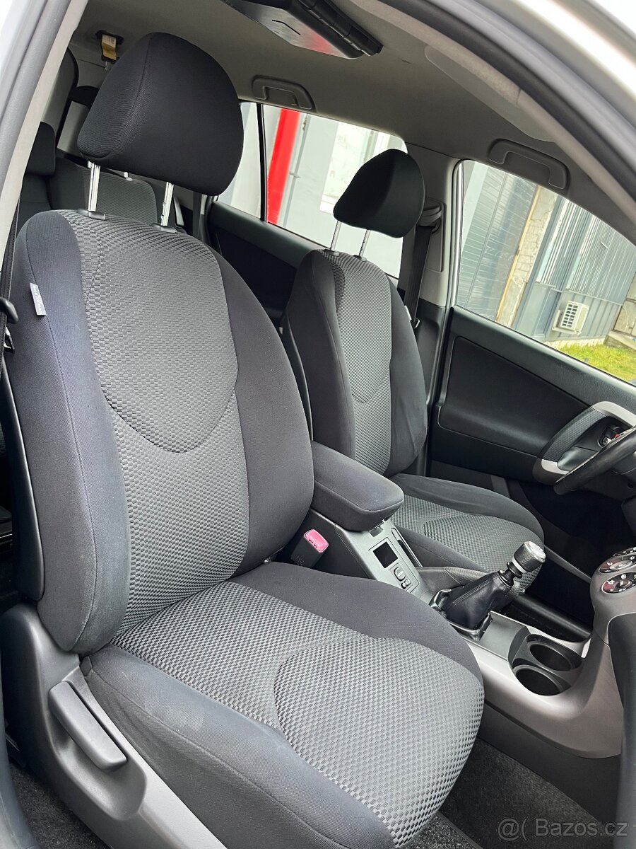 Toyota Rav4 2.2 D-4D 4x4 = Uzávierk, Bez korozie, = - 12