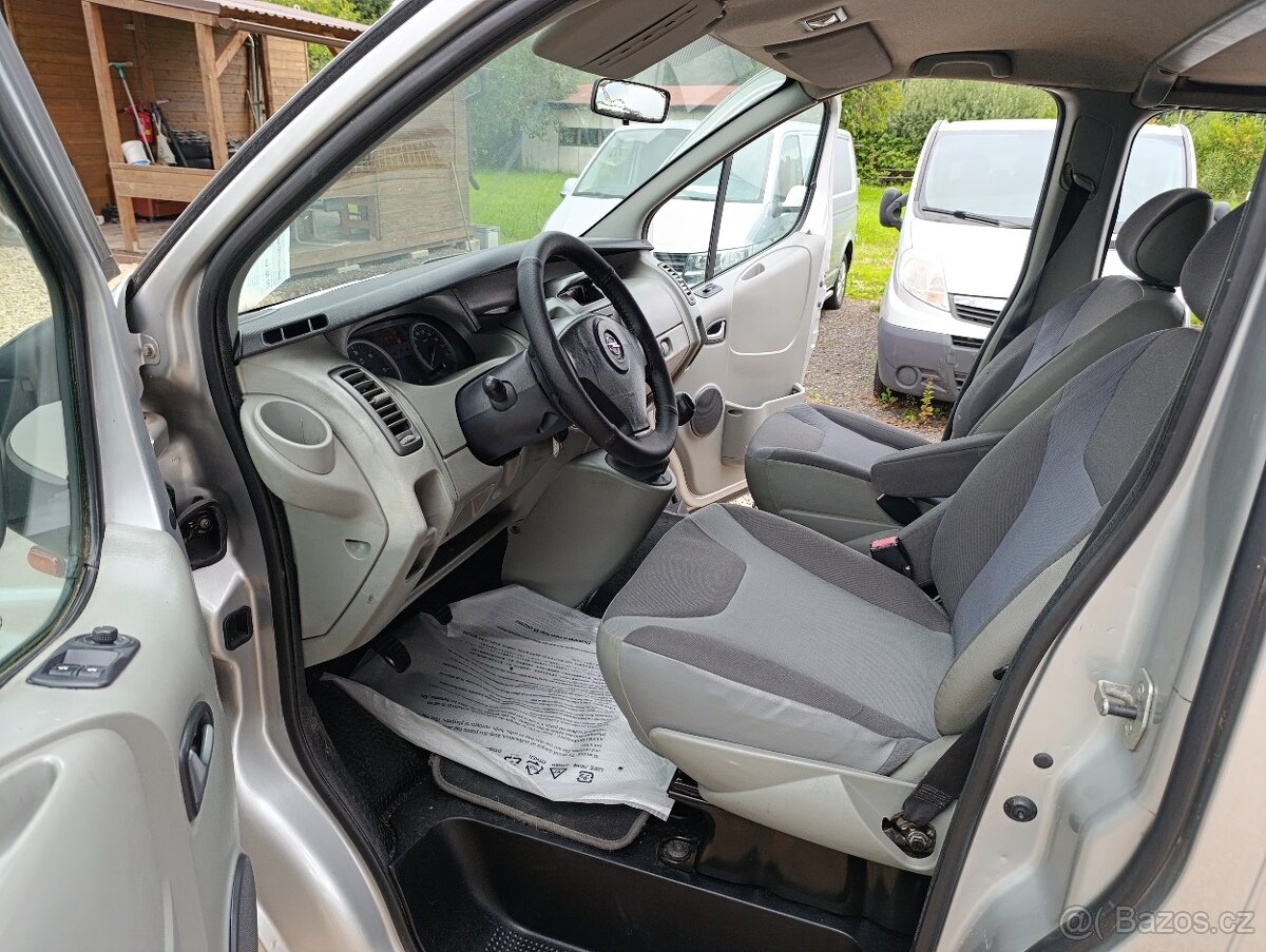 Opel Vivaro Trafic 2.0 DCi long 84kw 5míst tažné - 12