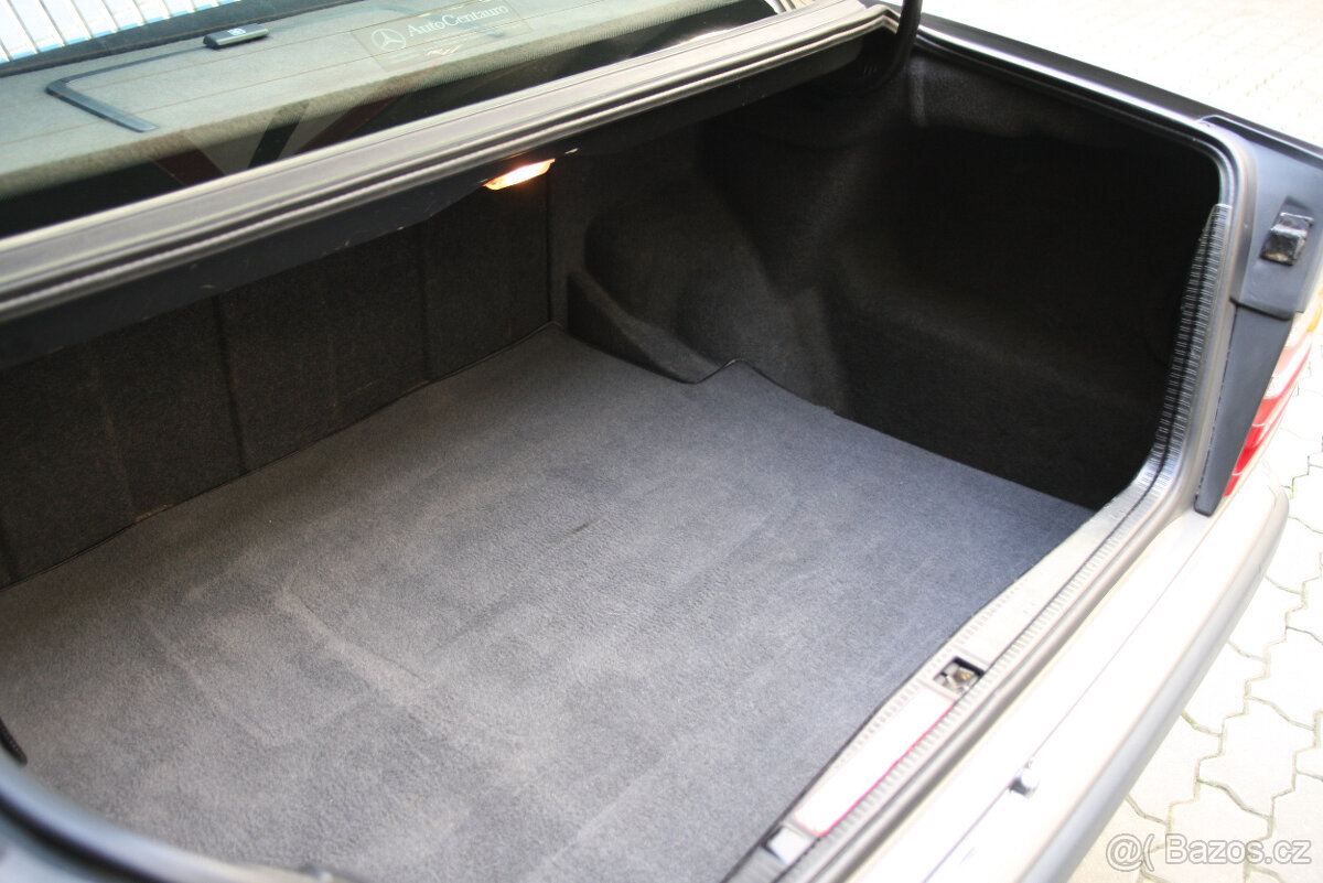 Mercedes-Benz 124 250D turbo - 12