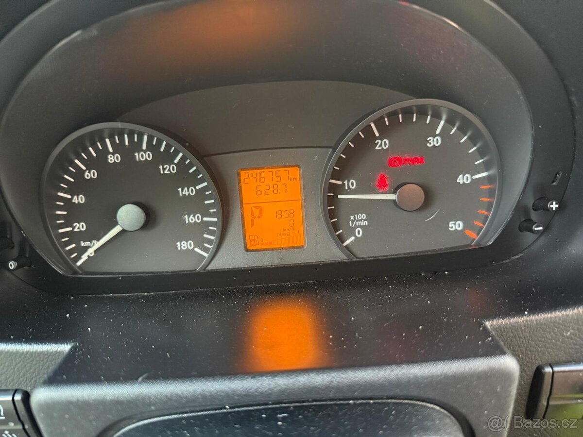 Mercedes-Benz Sprinter 716 Kutsenitz - 12