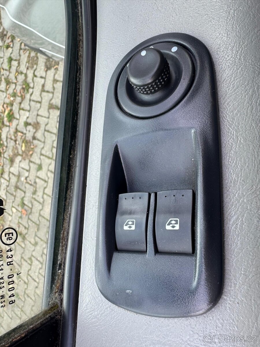 RENAULT TRAFIC 2.0DCI 84KW LONG 2X ŠOUPAČKY R.V.2008 - 12