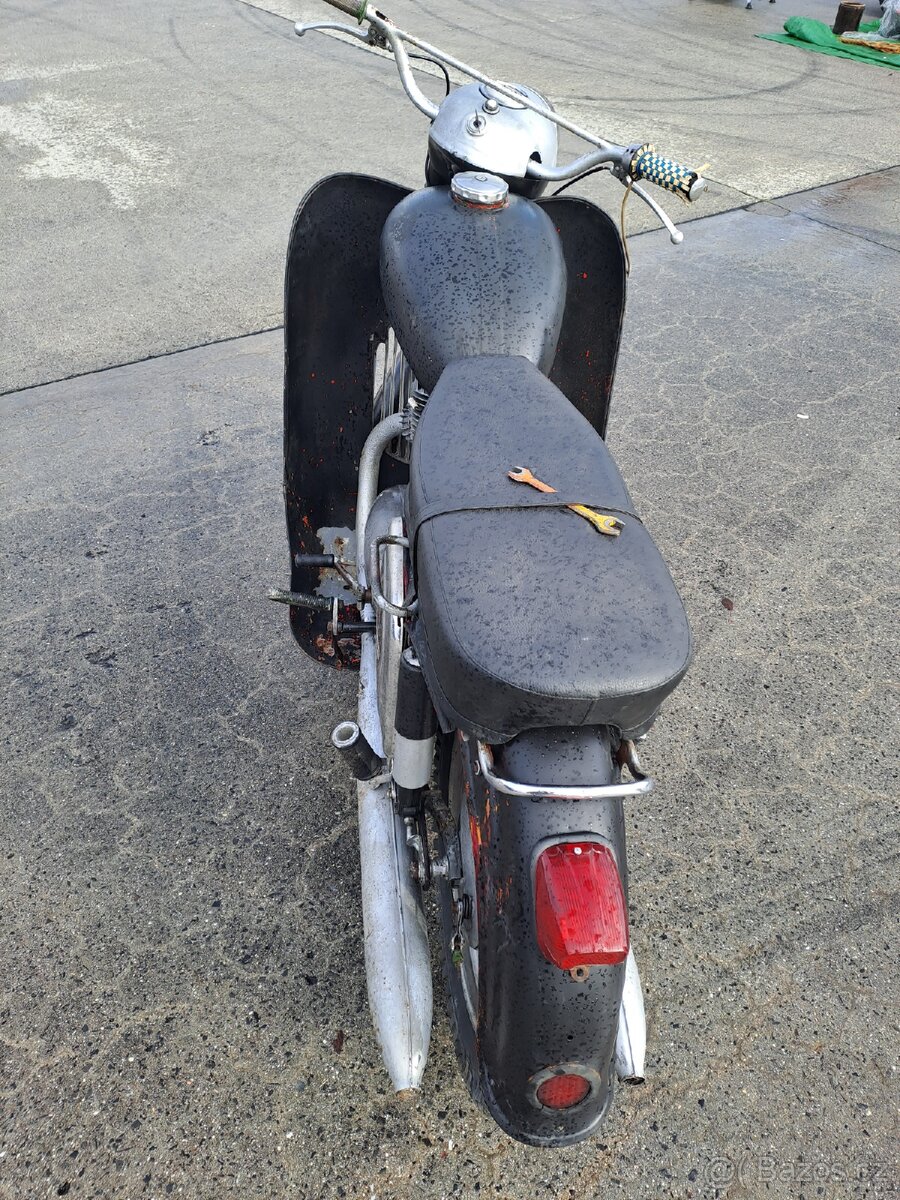 Jawa 250 kyvaĉka typ 353 - 12