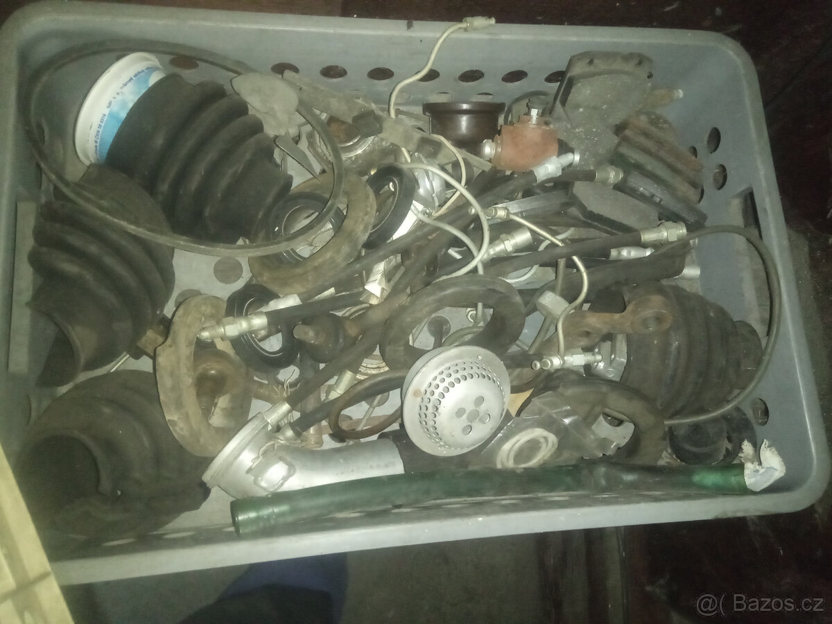 Automoto veteš především Škodovky, Žiguly, Trabanty... - 12