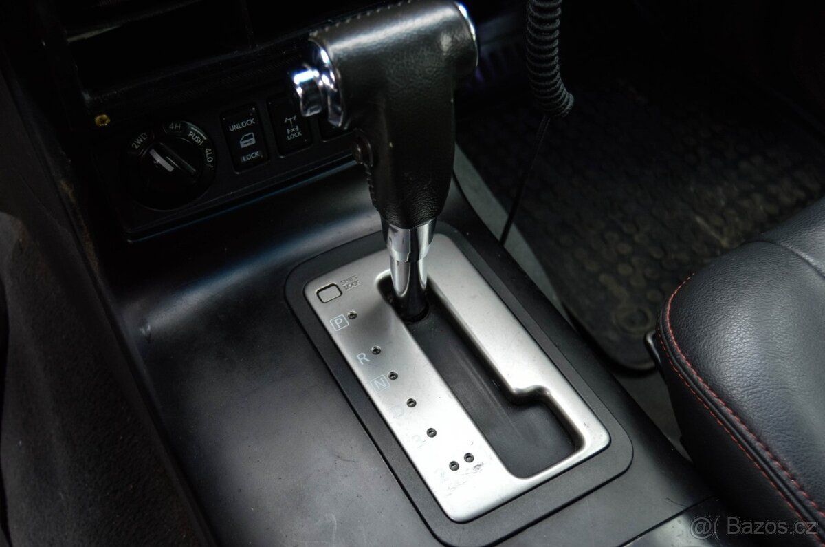 Nissan Navara DoubleCab 2.5D LE A/T - 12