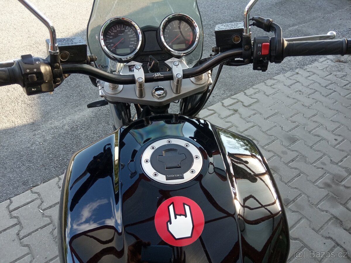 Suzuki GSX 1400 - 12