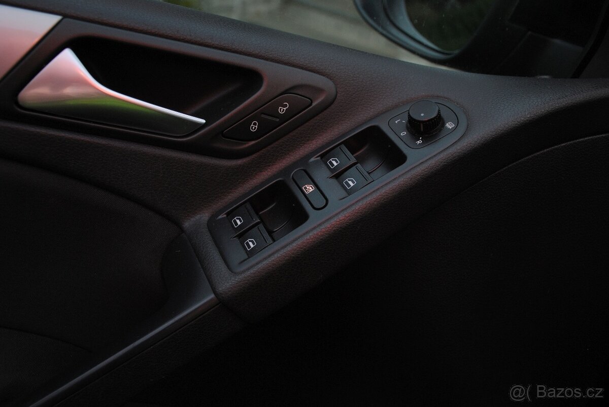 VW GOLF 6 2.0TDi 81kW - climatronic - navigace - handsfree - 12