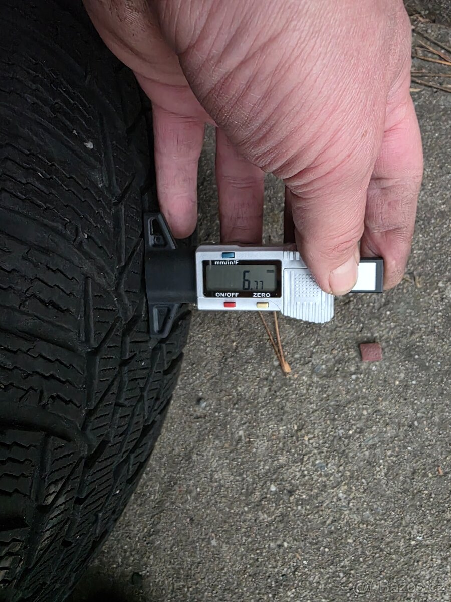 215/65/16 Zimní pneumatiky Nokoan WR D4 a SUV 4 - 12