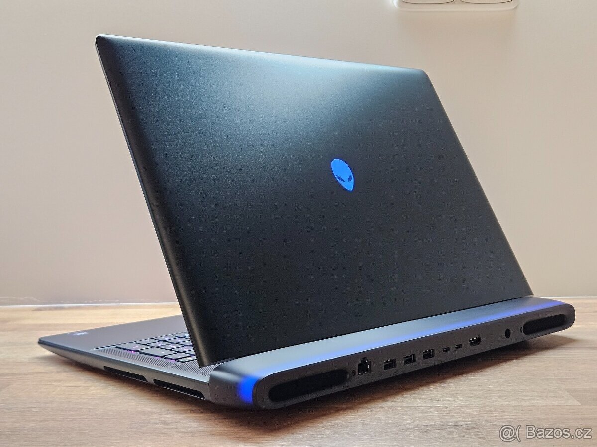 18"_300HZ_ALIENWARE 18 AREA-51_U9-275HX_RTX 5070 Ti 12GB - 12