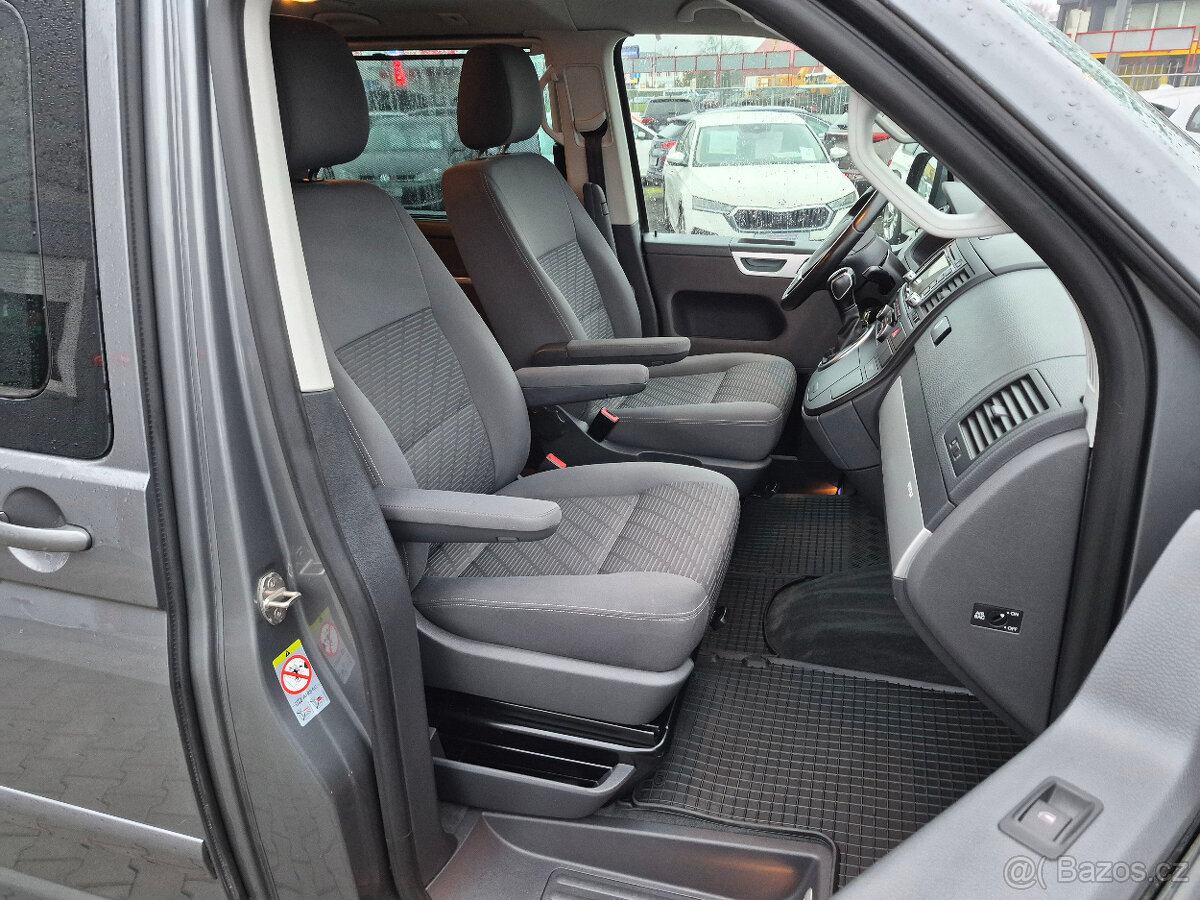 VW Multivan 2,0 TDI/DSG/4x4/1. MAJITELKA/TAŽNÉ ZAŘ./2015/ - 12