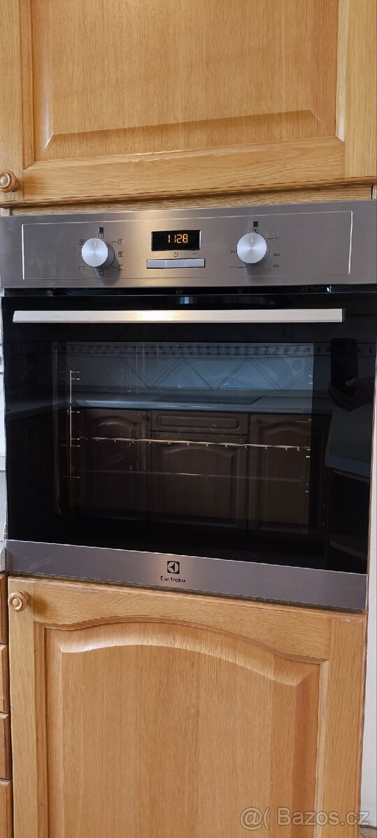 Prodám rodinný dům Zlín, zahrada, ihned k nastěhování - 12