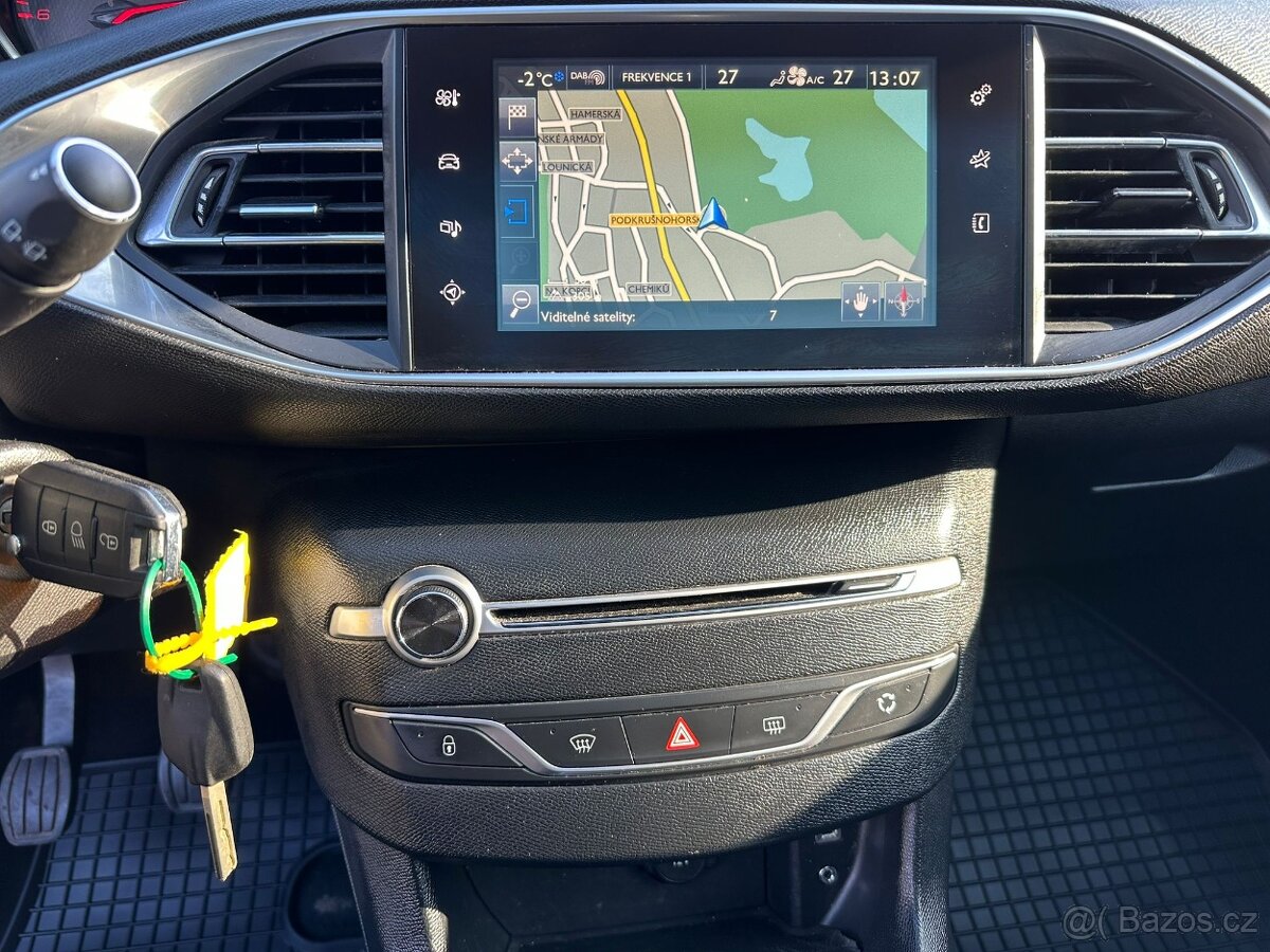 Peugeot 308, 1,6 HDi 88 kW PANORAMA - 12