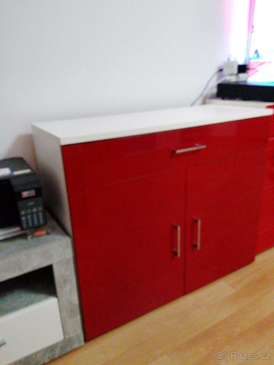 Prodám 2 komody - 12