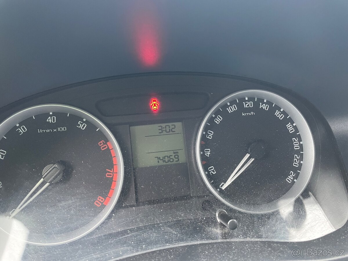 Škoda Roomster 1,2htp 51kw pouze 70tis najeto - 12