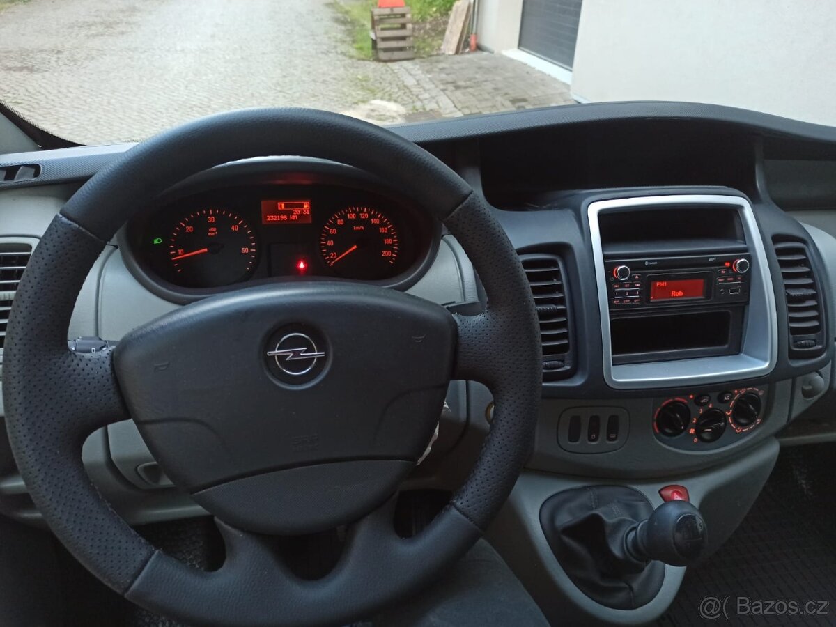 OPEL VIVARO 2.0CDTI 84KW L1 R.V.2014 - 12