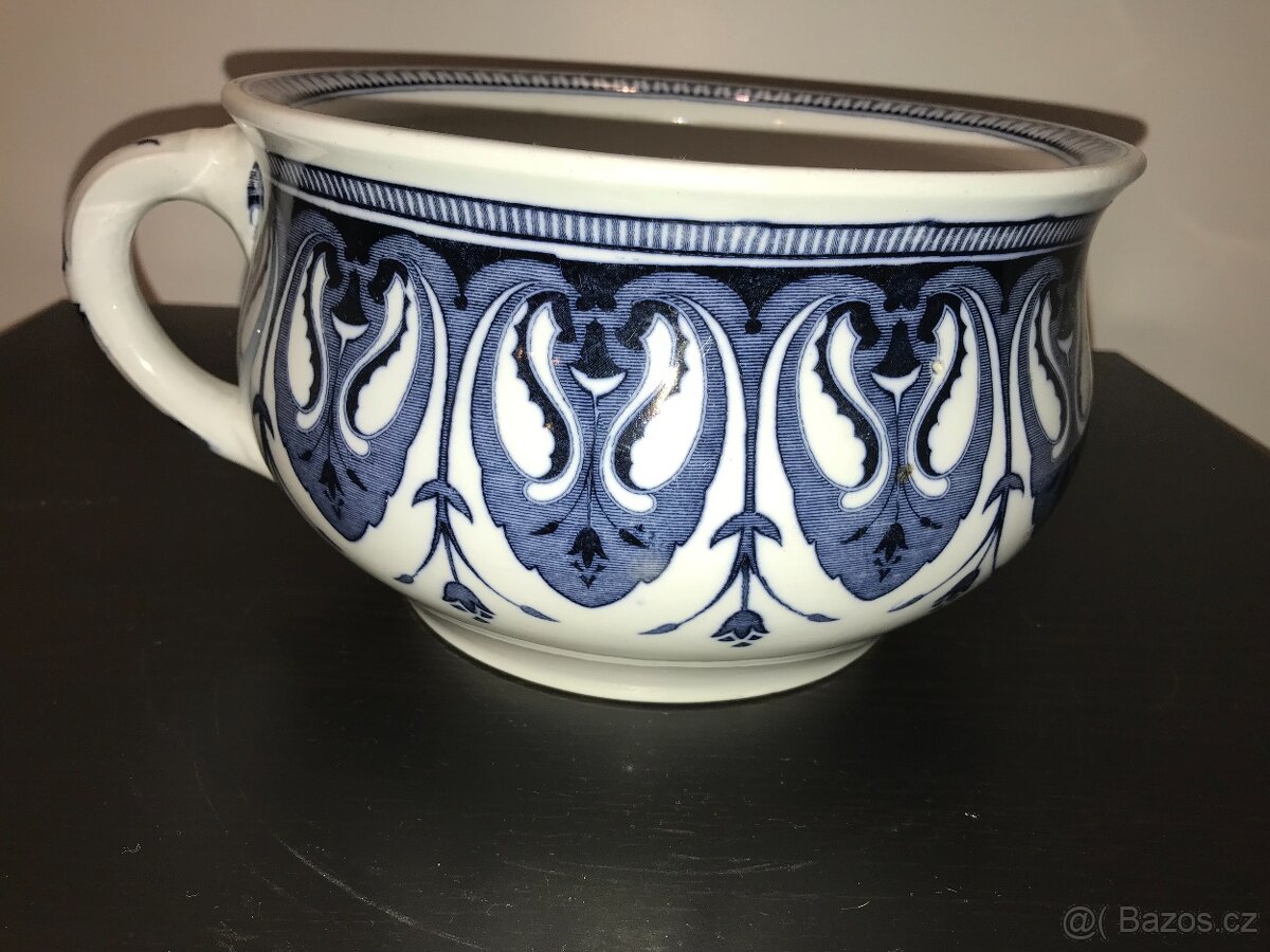 Sběratel nabízí staré porcelánové nočníky - 12
