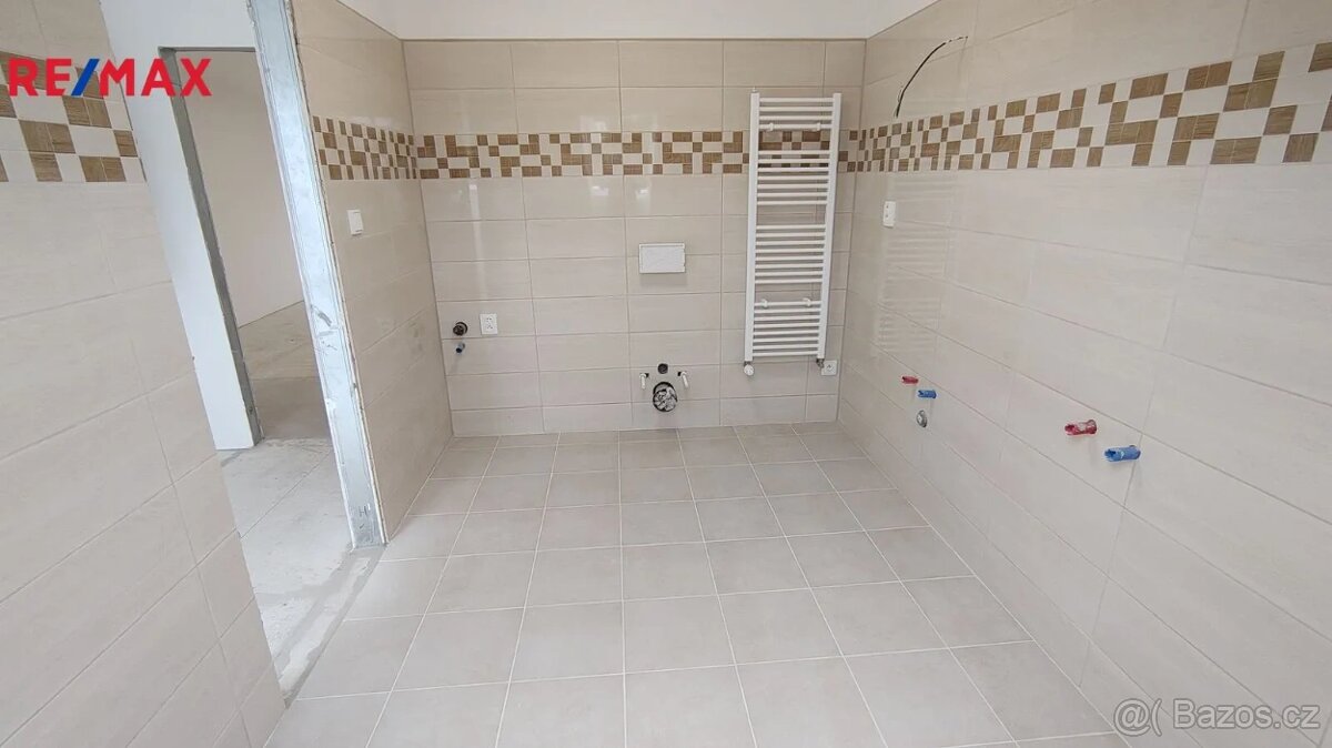 Podkrovní byt 2+kk, 66,9m² - před dokončením - 12