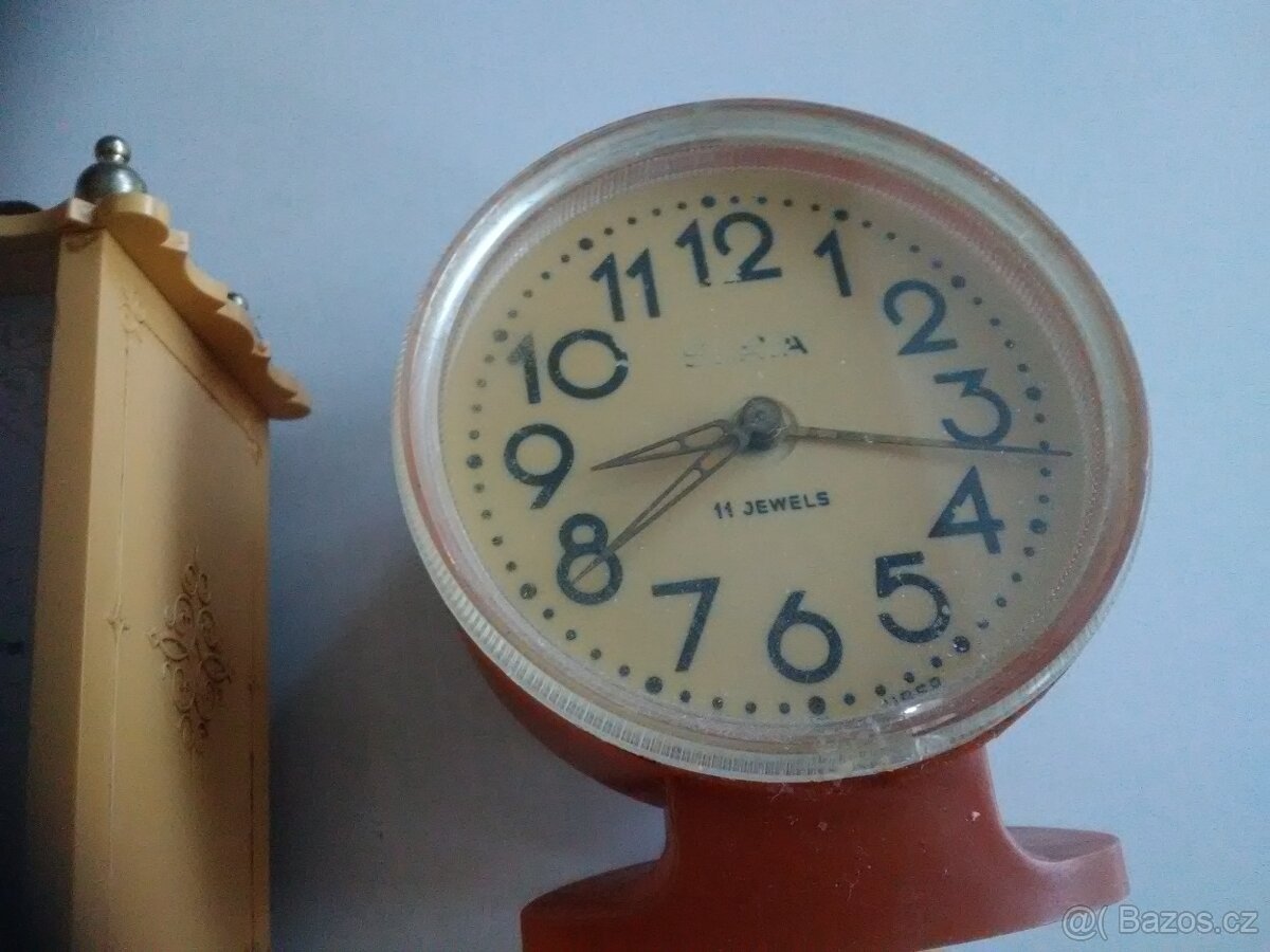 Prodám starší hodinky a budíky - nefunkční - 12