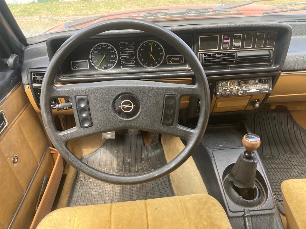 Opel Commodore 2.5 S 6válec 1979 - 12