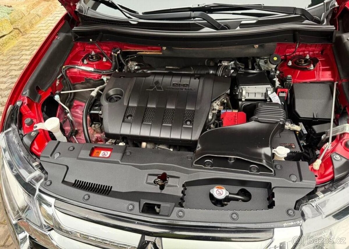 Mitsubishi Outlander 2,2DI-D 4x4 1 Majitel serviska nafta - 12