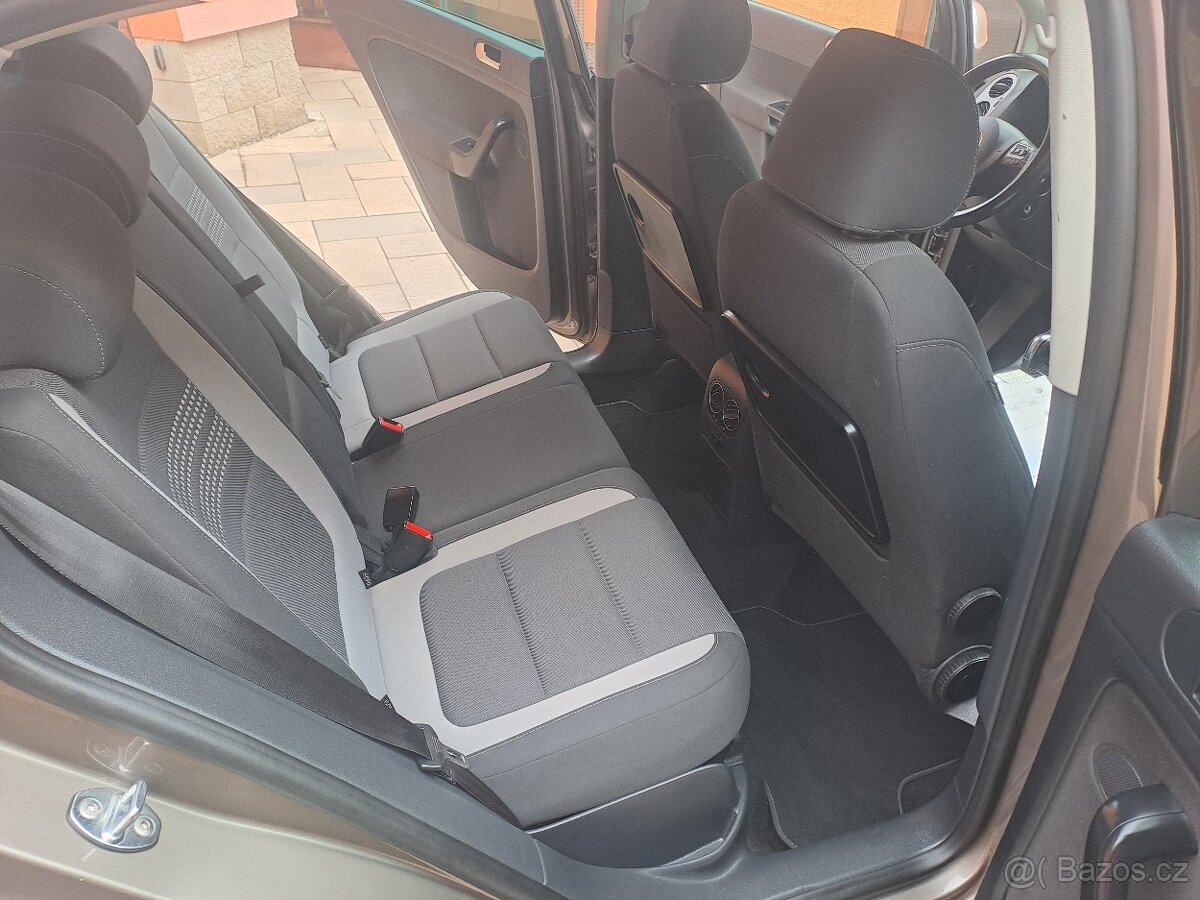 VW GOLF 6 PLUS 1,2TSI 77KW DSG - 12