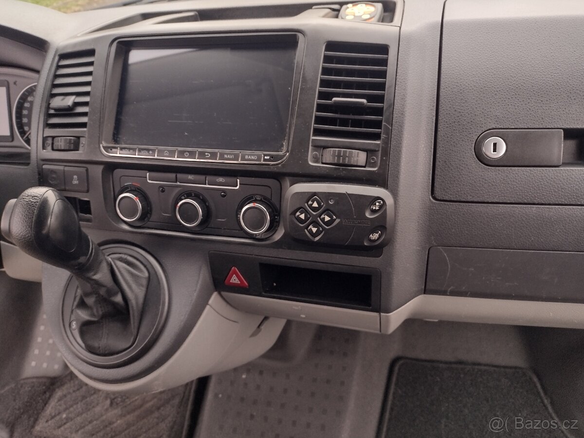 Volkswagen Transporter T5 2.0TDI 103kW - 12