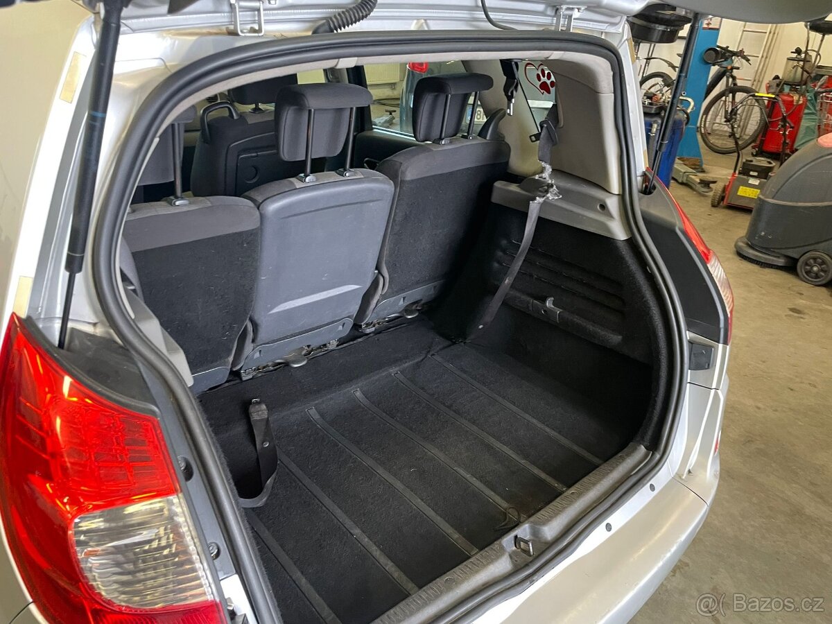 Renault Megane Scenic - 12