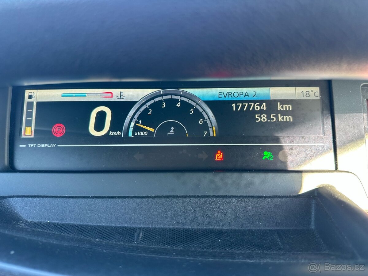 Renault Scenic 1.4 benzín - 12