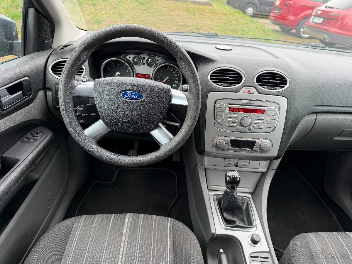 Ford Focus 1.6 16V - 12