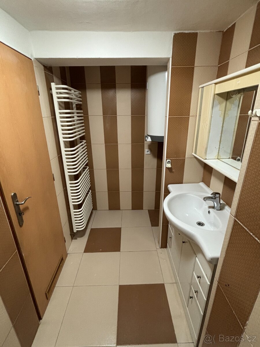 Prodej cihlového bytu 3+1 v OV, 86 m2, Znojmo - 12