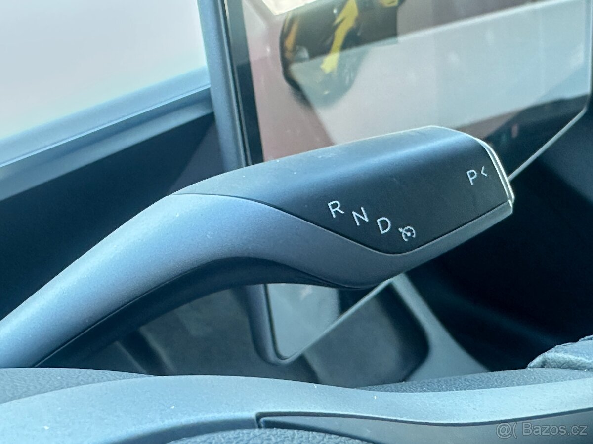 Tesla Model Y 2021 - 12