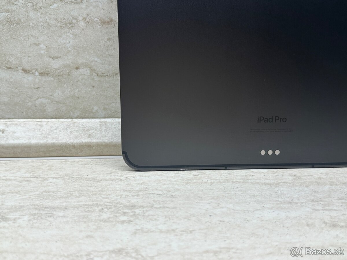 iPad Pro 13 256GB Wi-Fi + Cellular Space Black, 100% batéria - 12