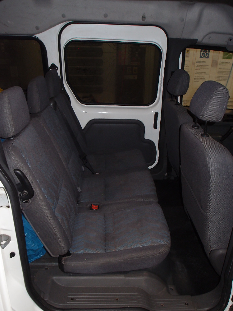 Ford Tourneo Connect 1.8 TDCi 230L /Tažný/ 8 Sedadel / Klima - 12