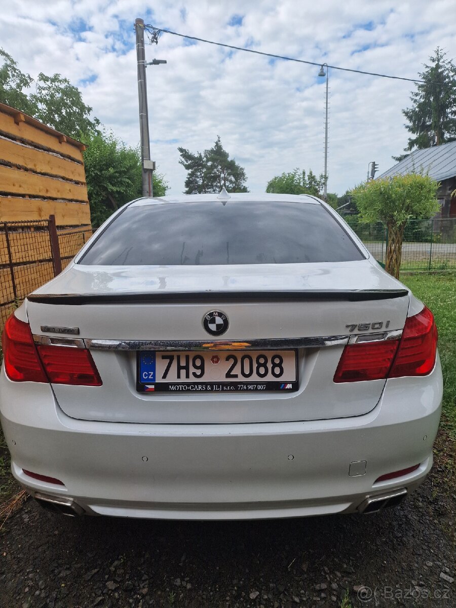 BMW 750i 4.4 V8 bi-turbo F01 2009 - 12