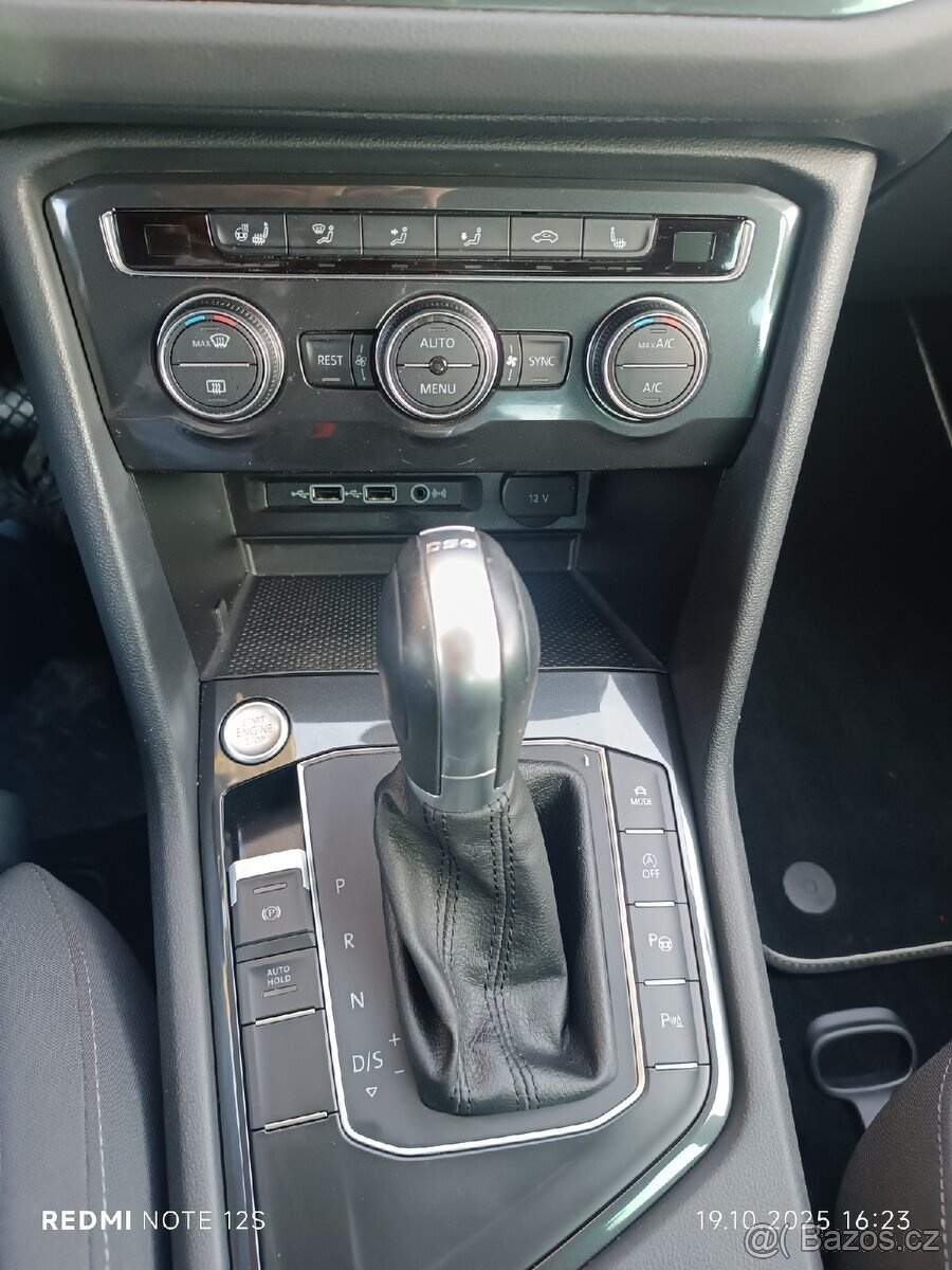 Volkswagen Tiguan R-LINE 1,5 TSI 110kw ČR 1.maj 21 tkm TOP - 12