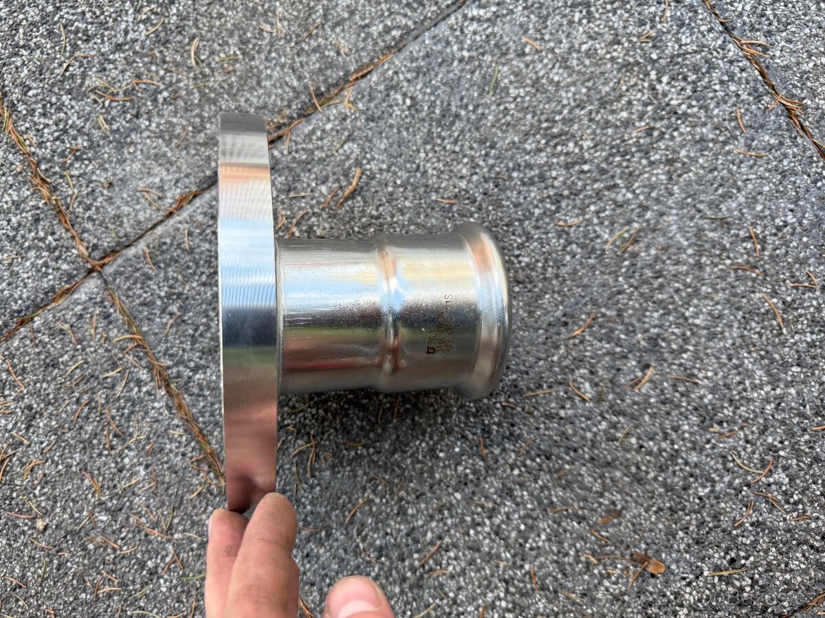 GF spojky a priruby inox - 12