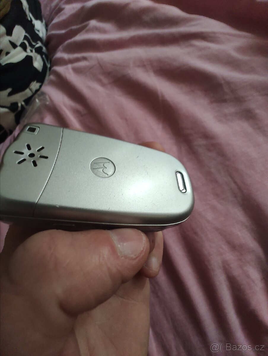 Motorola v220 zánovní - 12