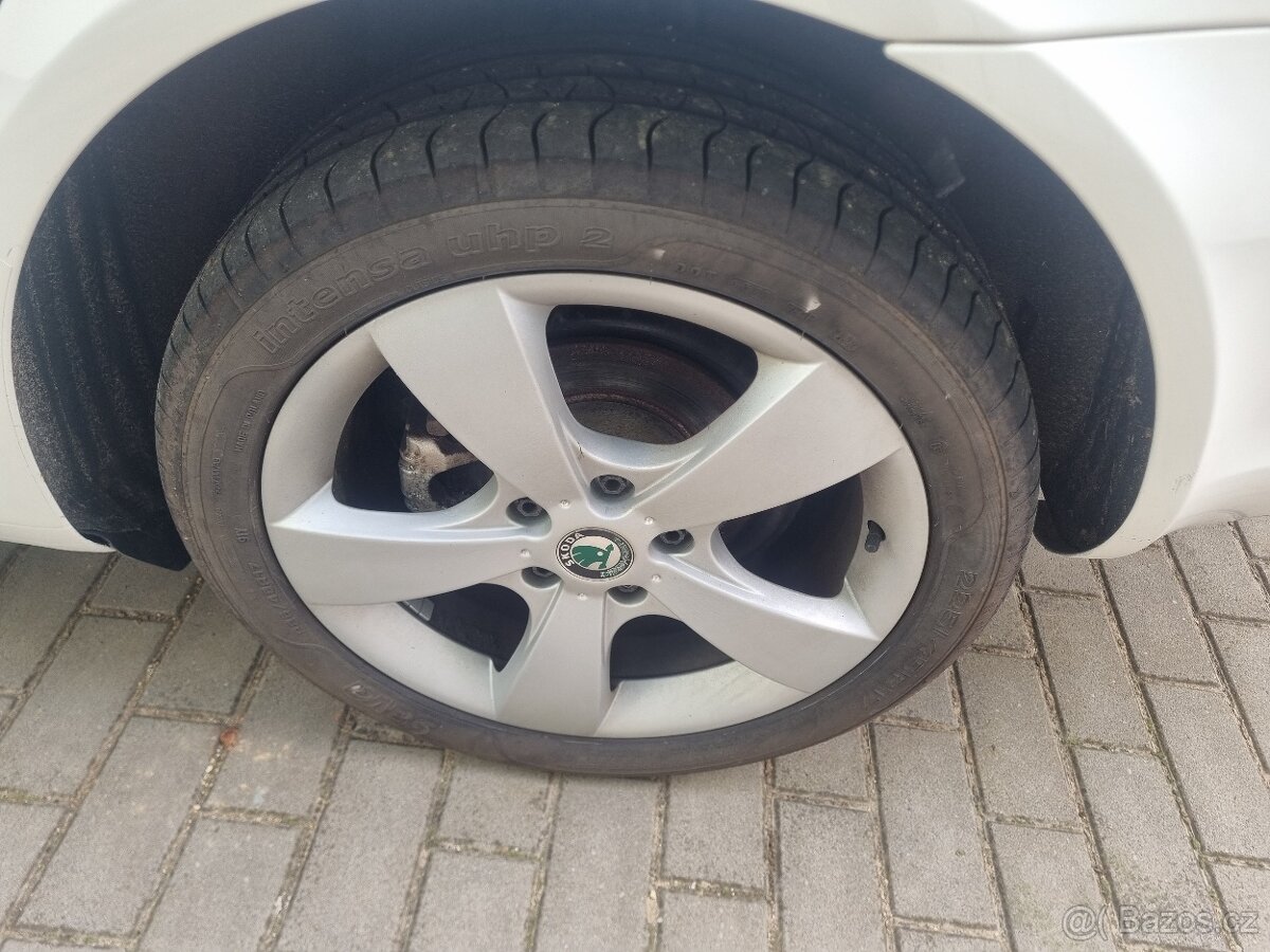 Škoda Octavia 2, 1.6 TDI - 12